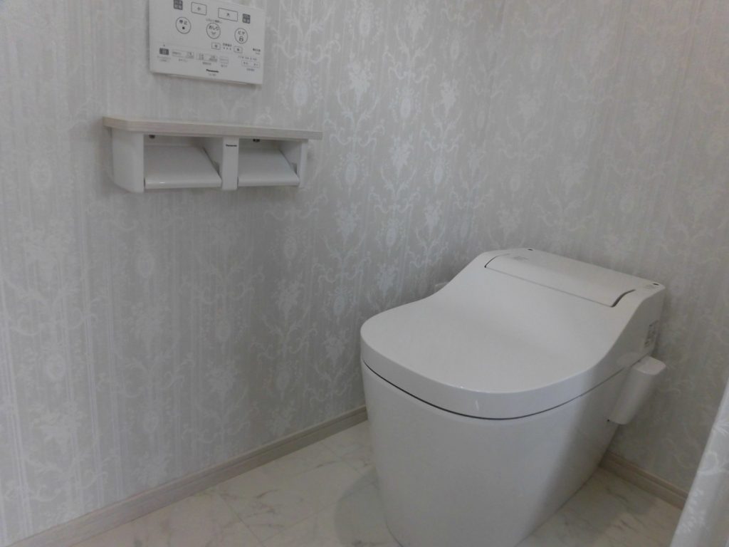 トイレ：PanasonicアラウーノSⅡ
2階には若夫婦用にトイレを新設